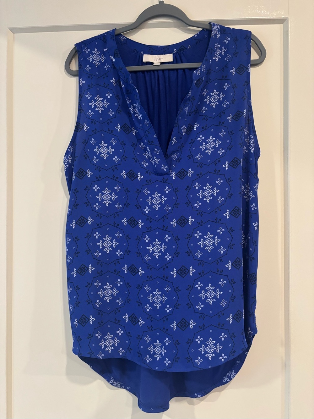 LOFT Bright Blue Printed V-Neck Sleeveless Camisole
